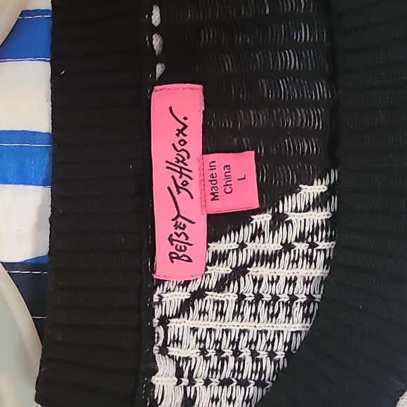 THE Bestsey Johnson Gun Sweater - Picture 5 of 8